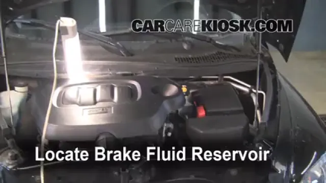 2007 Chevrolet HHR LT 2.2L 4 Cyl. Brake Fluid Check Fluid Level